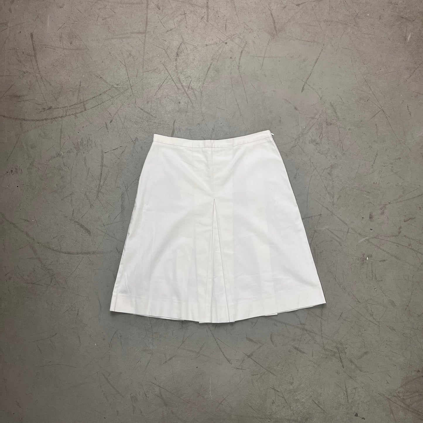 MOSCHINO WHT PLEATED SKIRT [38]