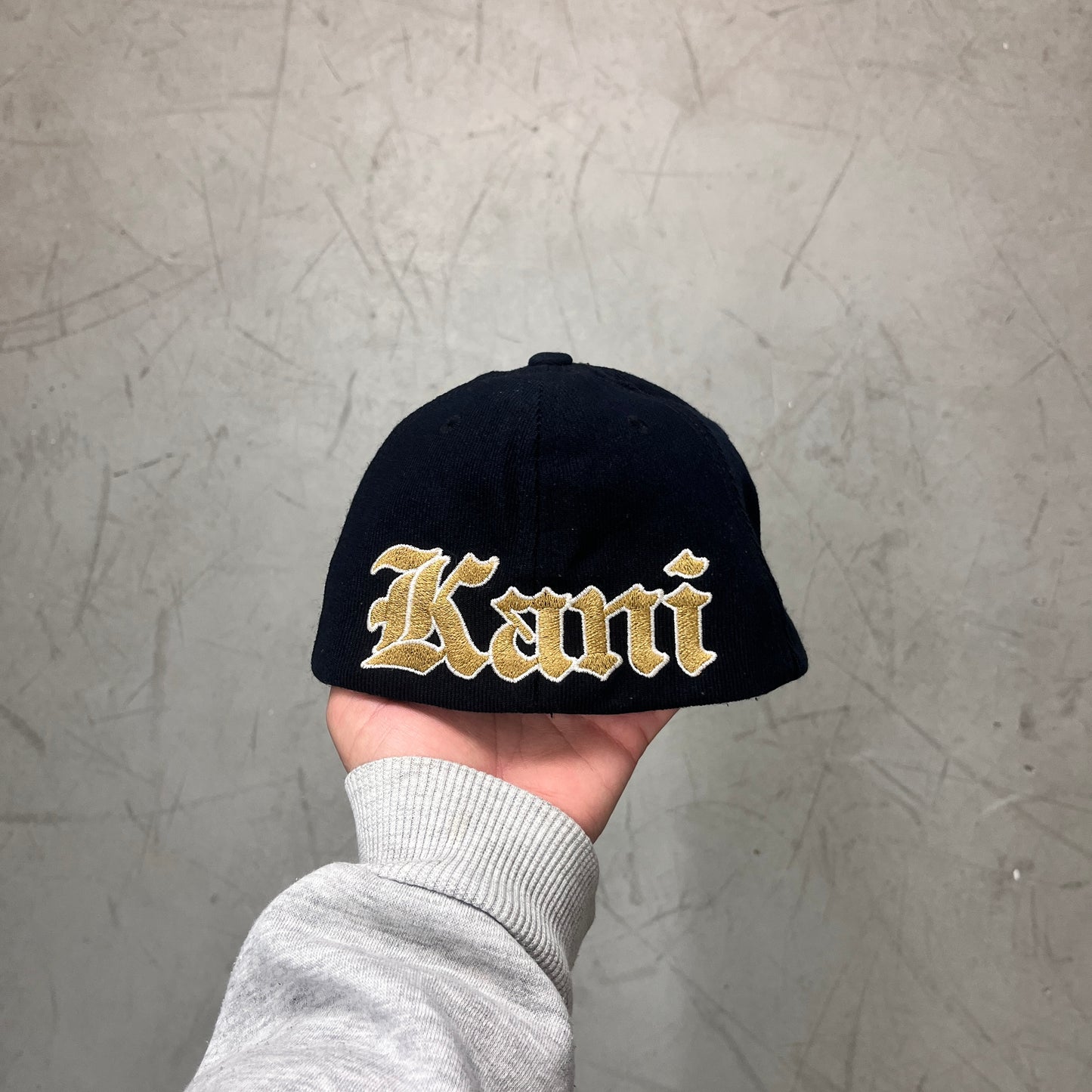 KARL KANI LONG BEACH FITTED CAP [S/M]