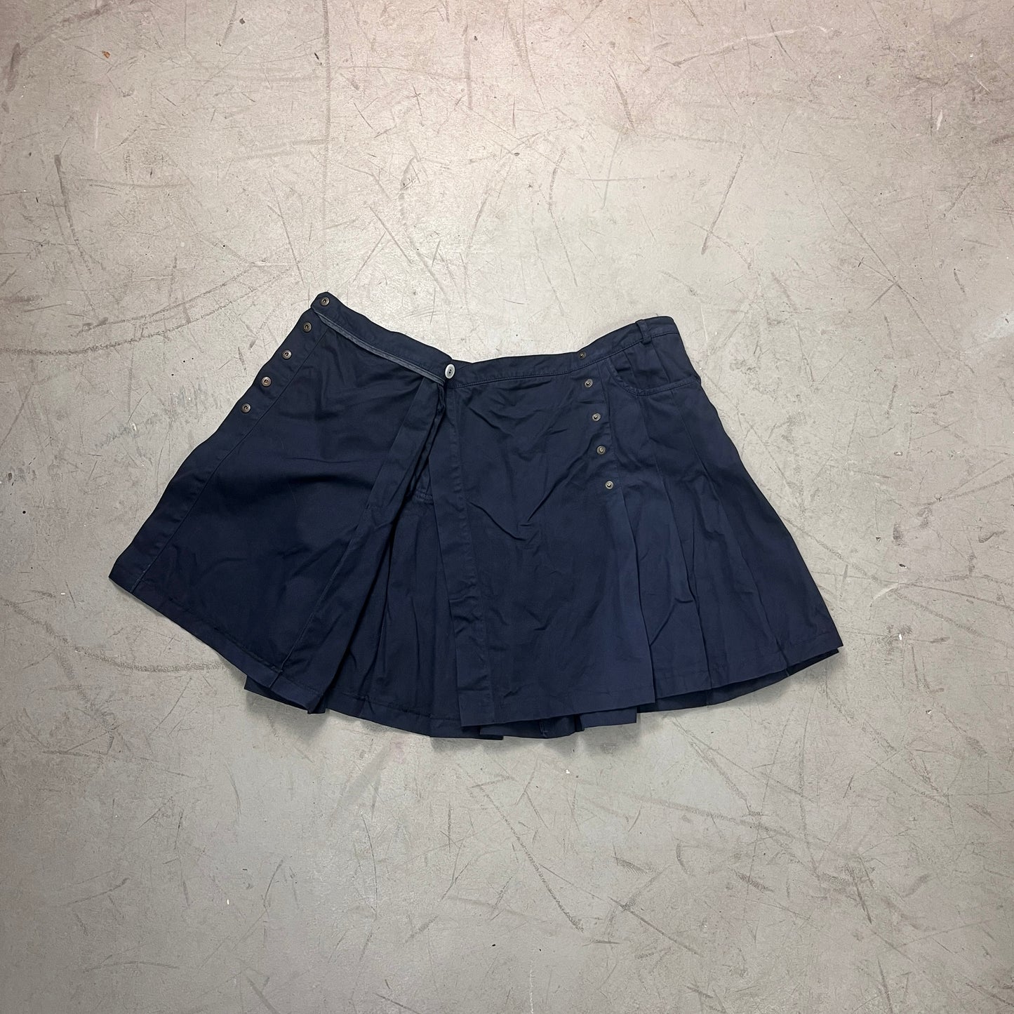 BURBERRY PLEATED SKIRT [42]