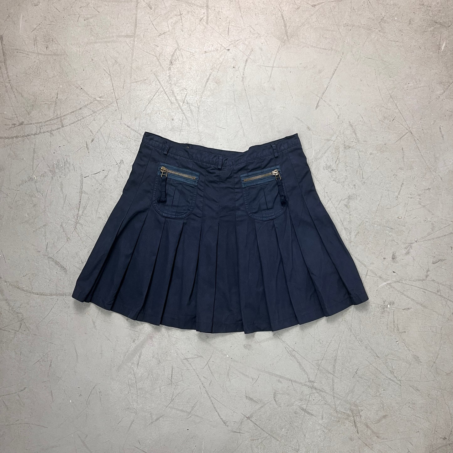 BURBERRY PLEATED SKIRT [42]