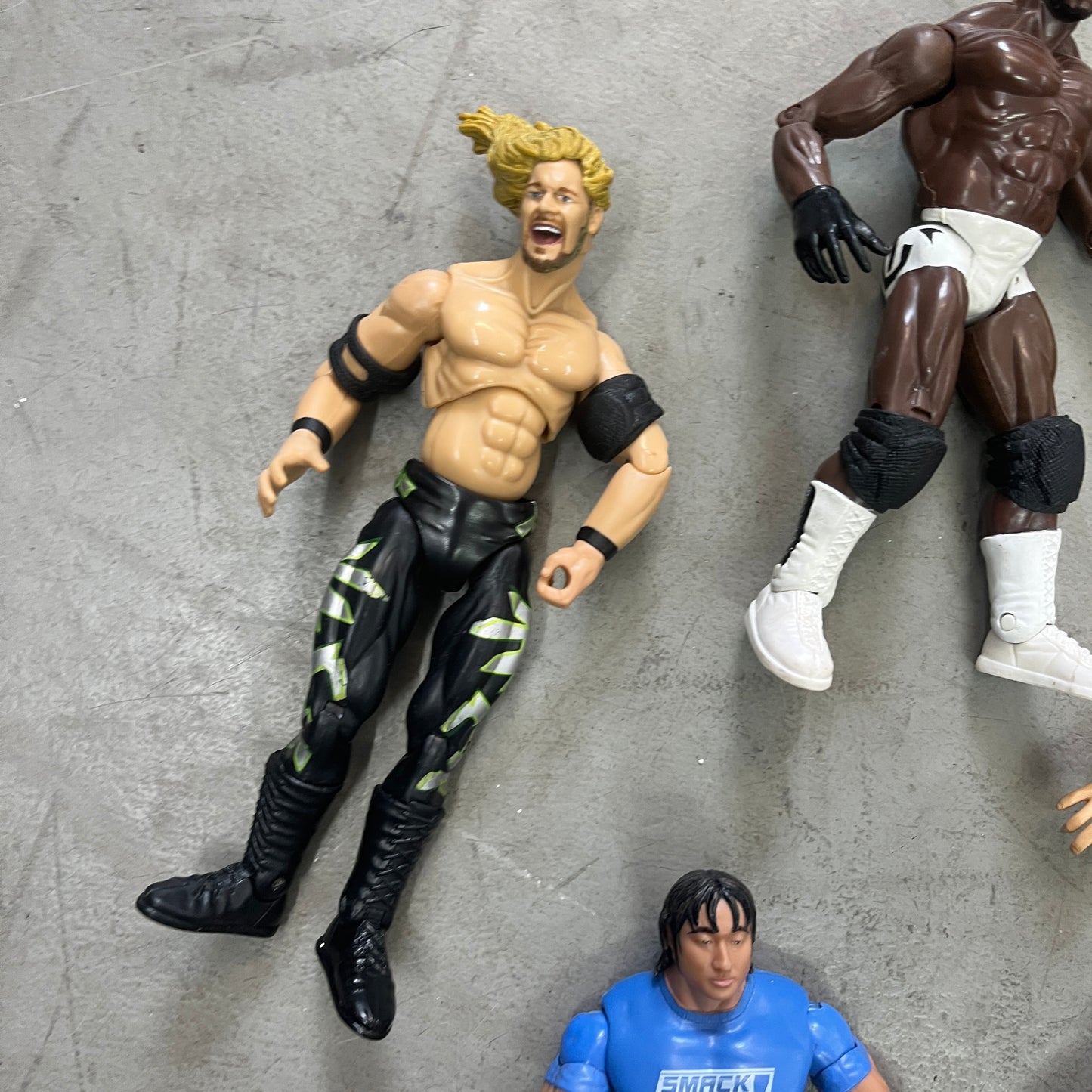 WWE WRESTLING FIGURE