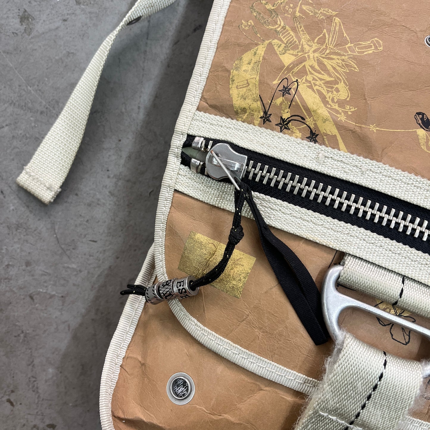 DIESEL FLY WHEEL PAPER CROSSBODY Y2K