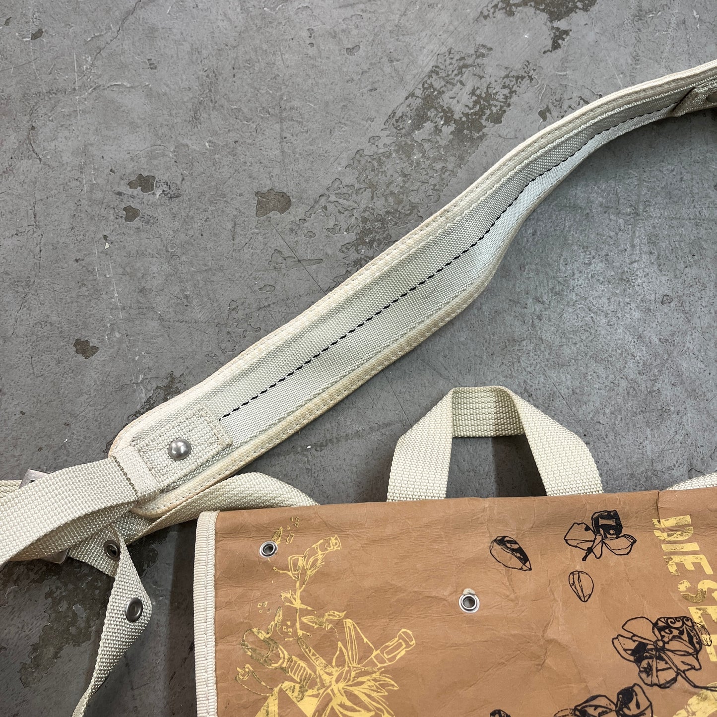 DIESEL FLY WHEEL PAPER CROSSBODY Y2K