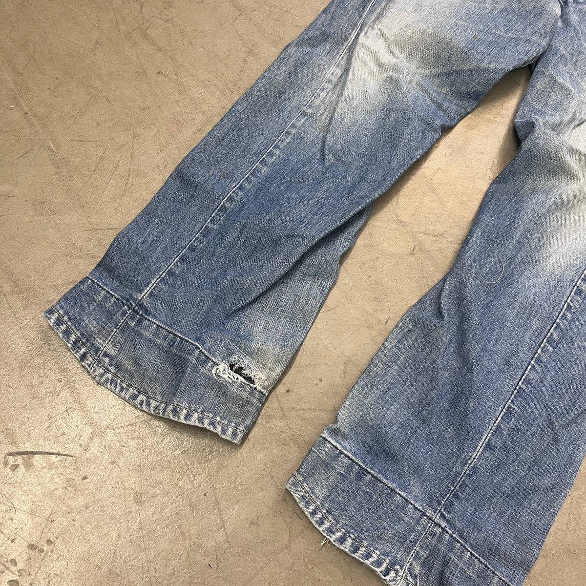 LEVIS ENGINEERED 2001 DENIM [31X32]