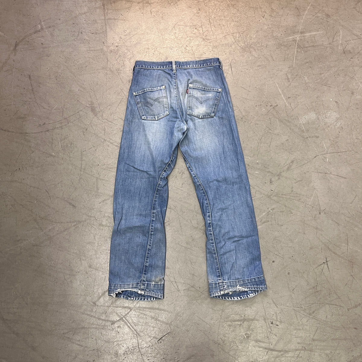 LEVIS ENGINEERED 2001 DENIM [31X32]