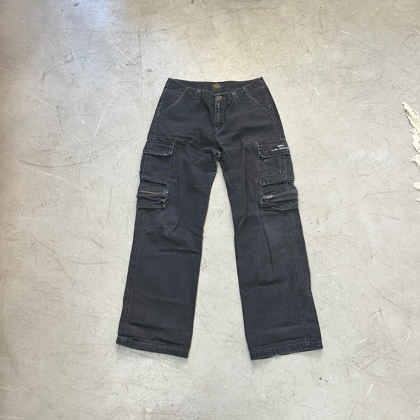 ALPHA INDUSTRIES CARGO PANTS BLK [36]