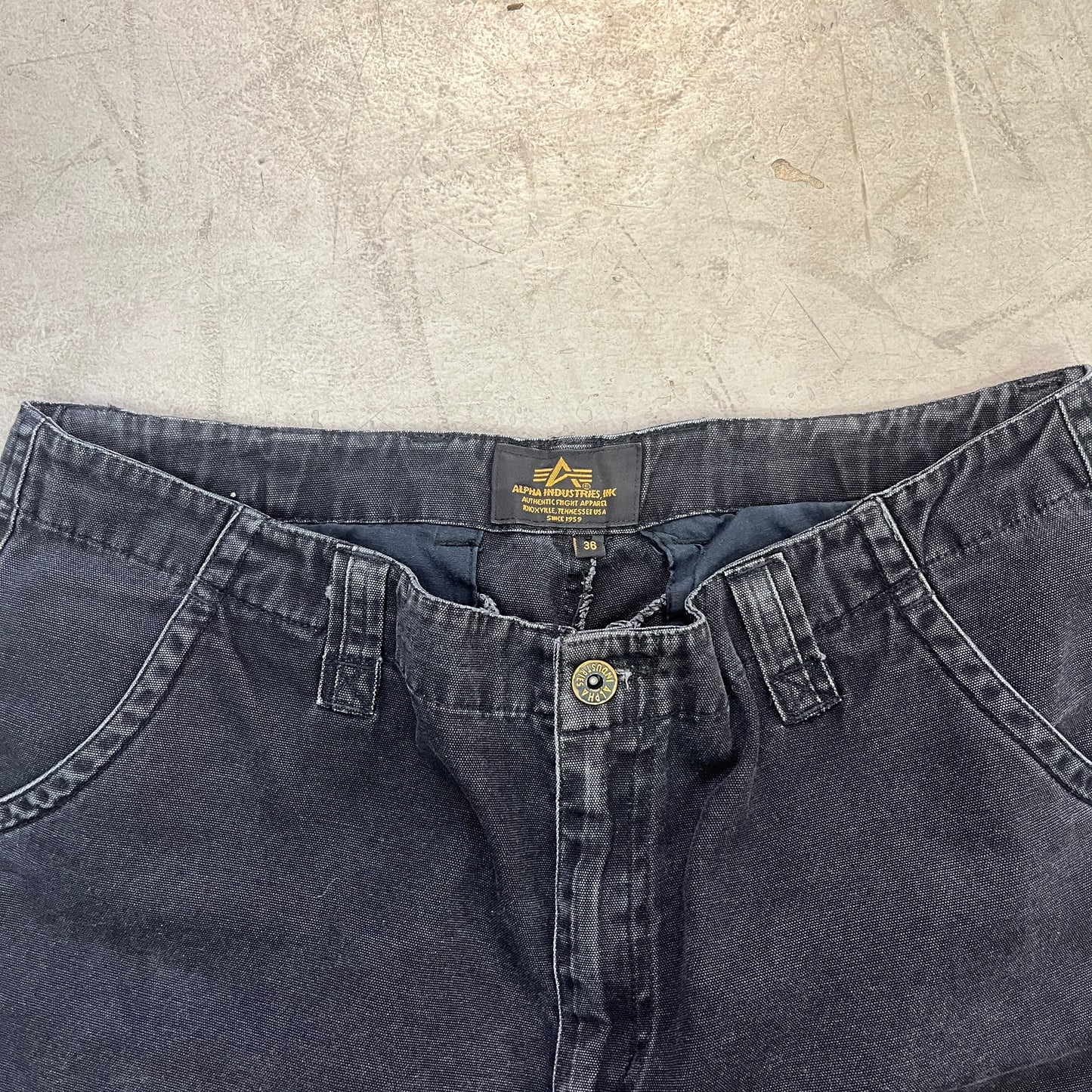 ALPHA INDUSTRIES CARGO PANTS BLK [36]