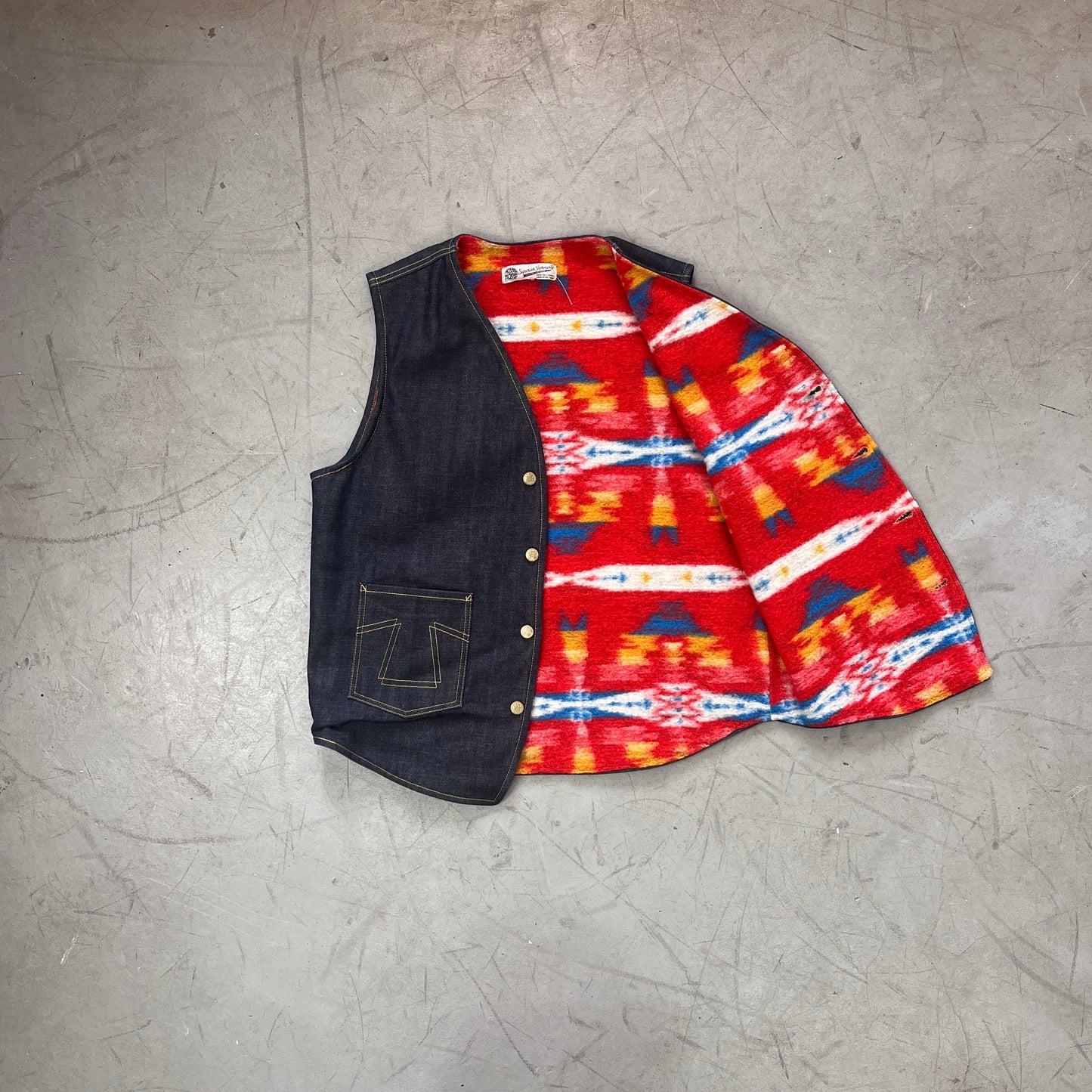 EAT DUST BLANKET LINED VEST [L]