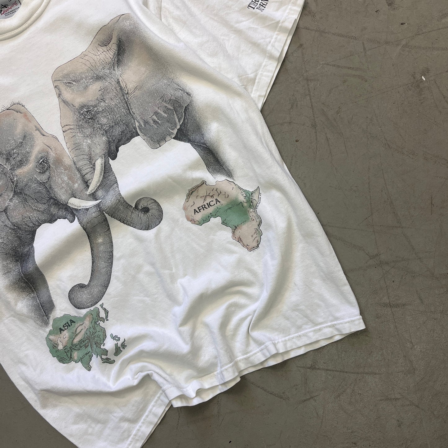 ELEPHANTS BY HARLEQUINN .G. 92 [L]