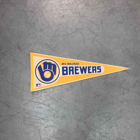 MILWAUKEE BREWERS PENNANT 80s
