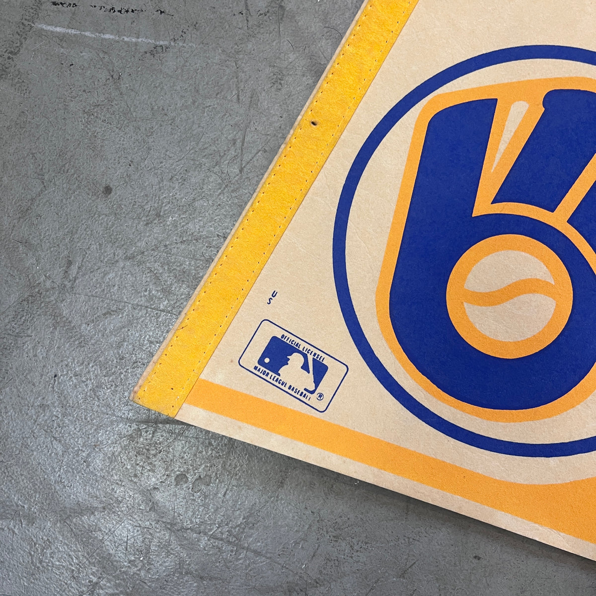 MILWAUKEE BREWERS PENNANT 80s