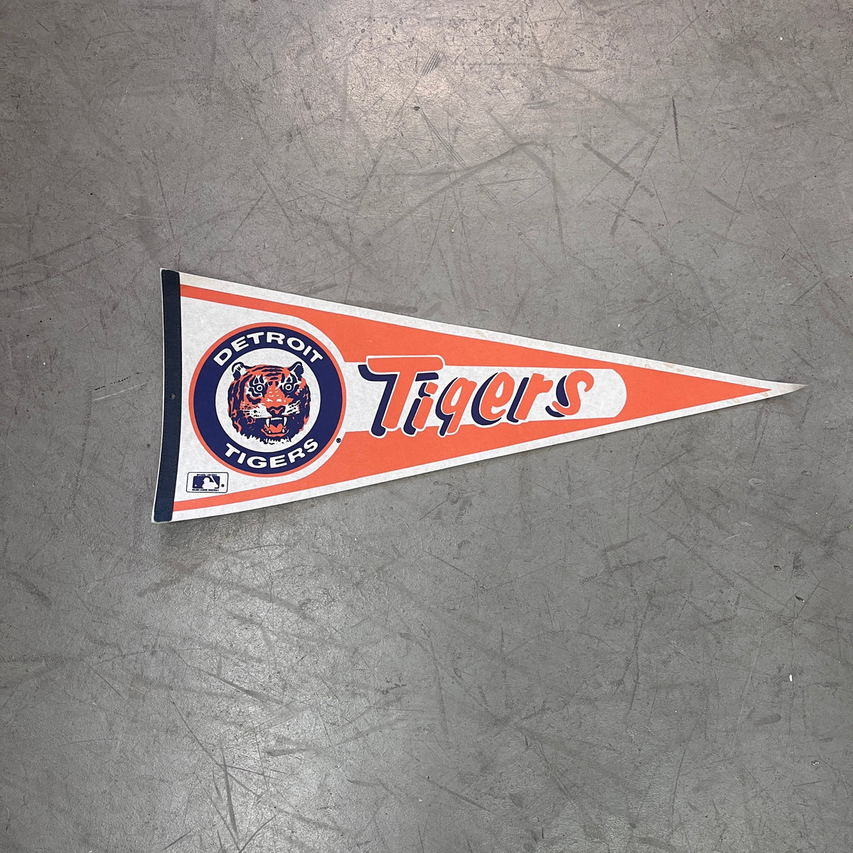 DETROIT TIGERS PENNANT 90s
