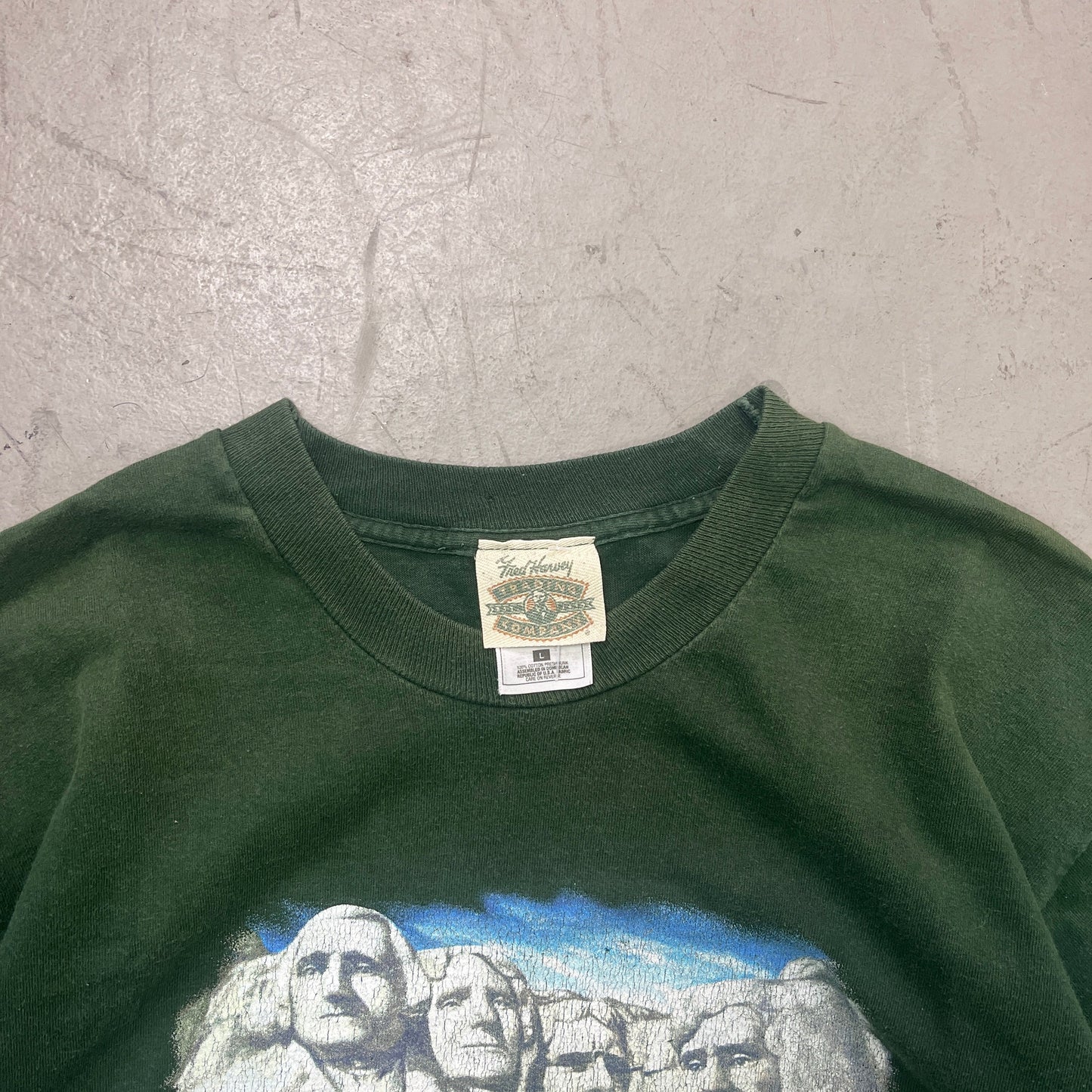 MOUNT RUSHMORE SOUVENIR 90s [L]