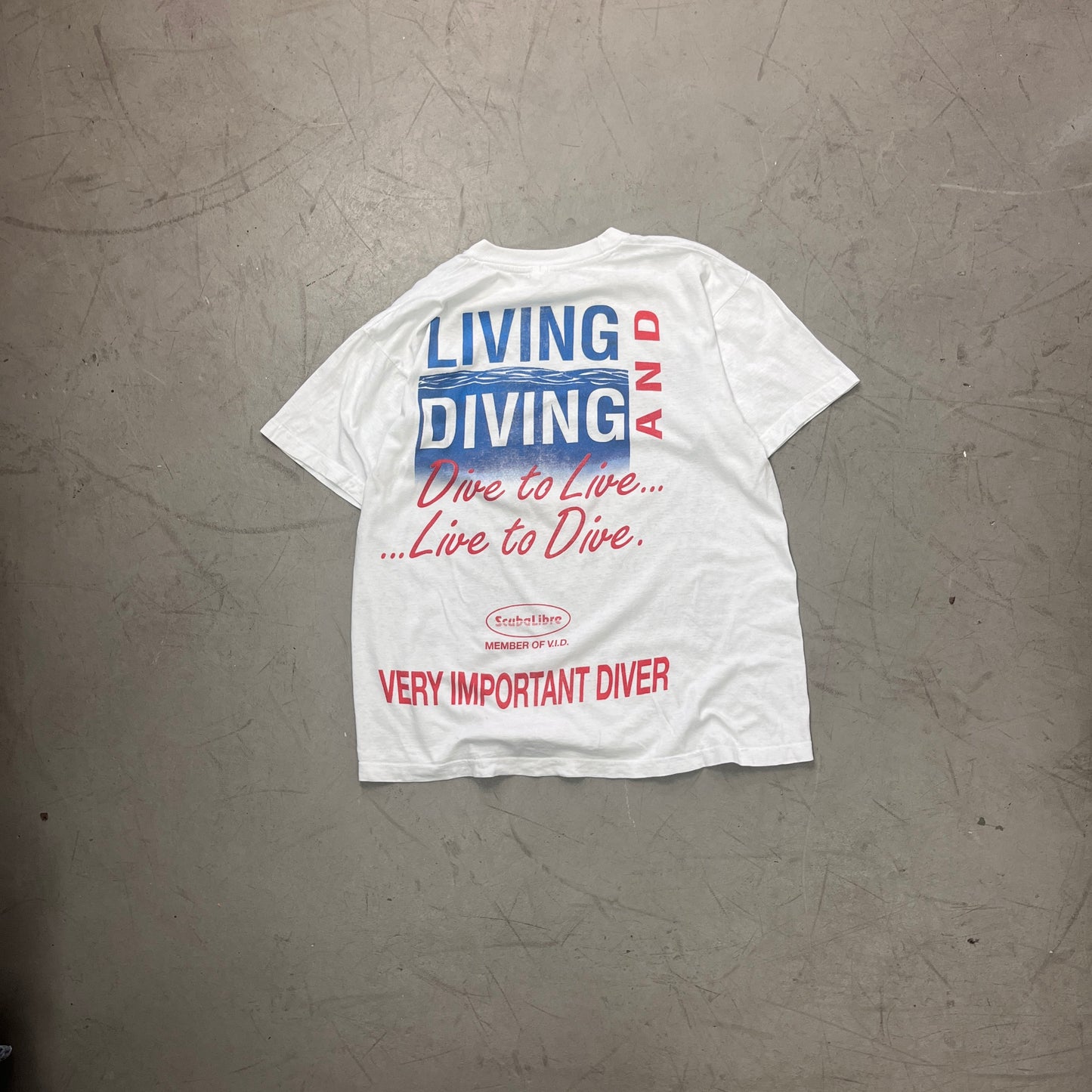 LIVING & DIVING 90s (1)