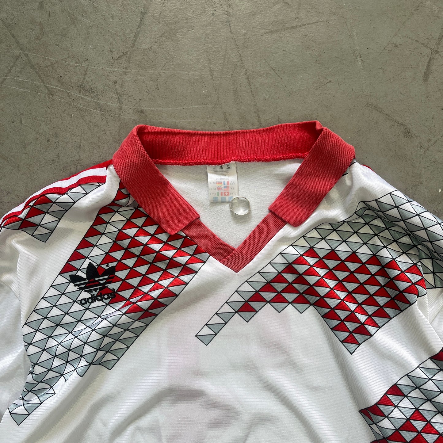 ADIDAS GEOMETRIC JERSEY 90s [XL]