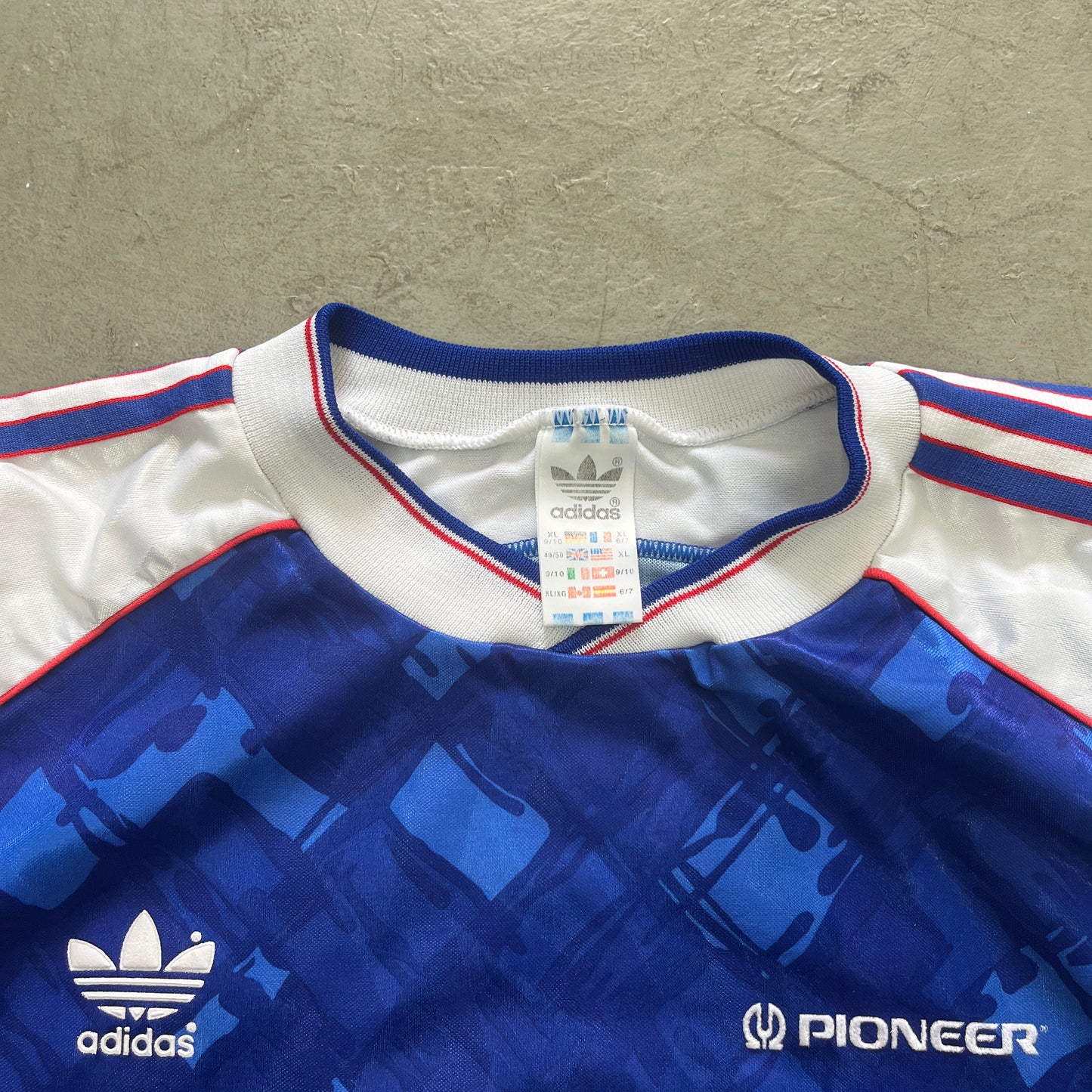 ADIDAS BLU/WHT/RED 90s [XL]