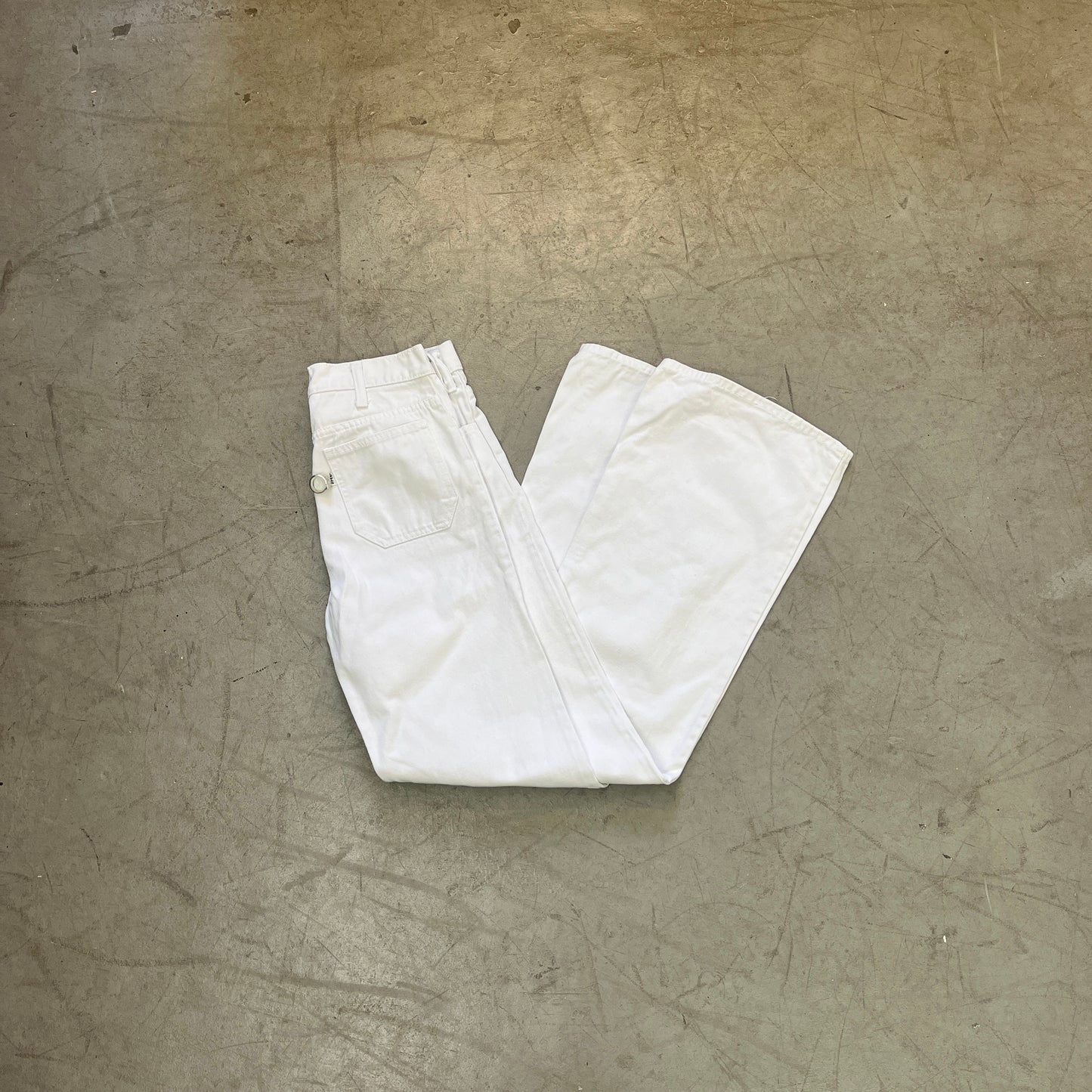 LEVIS WHITE DENIM EARLY 80s FLARES [W28 L33]