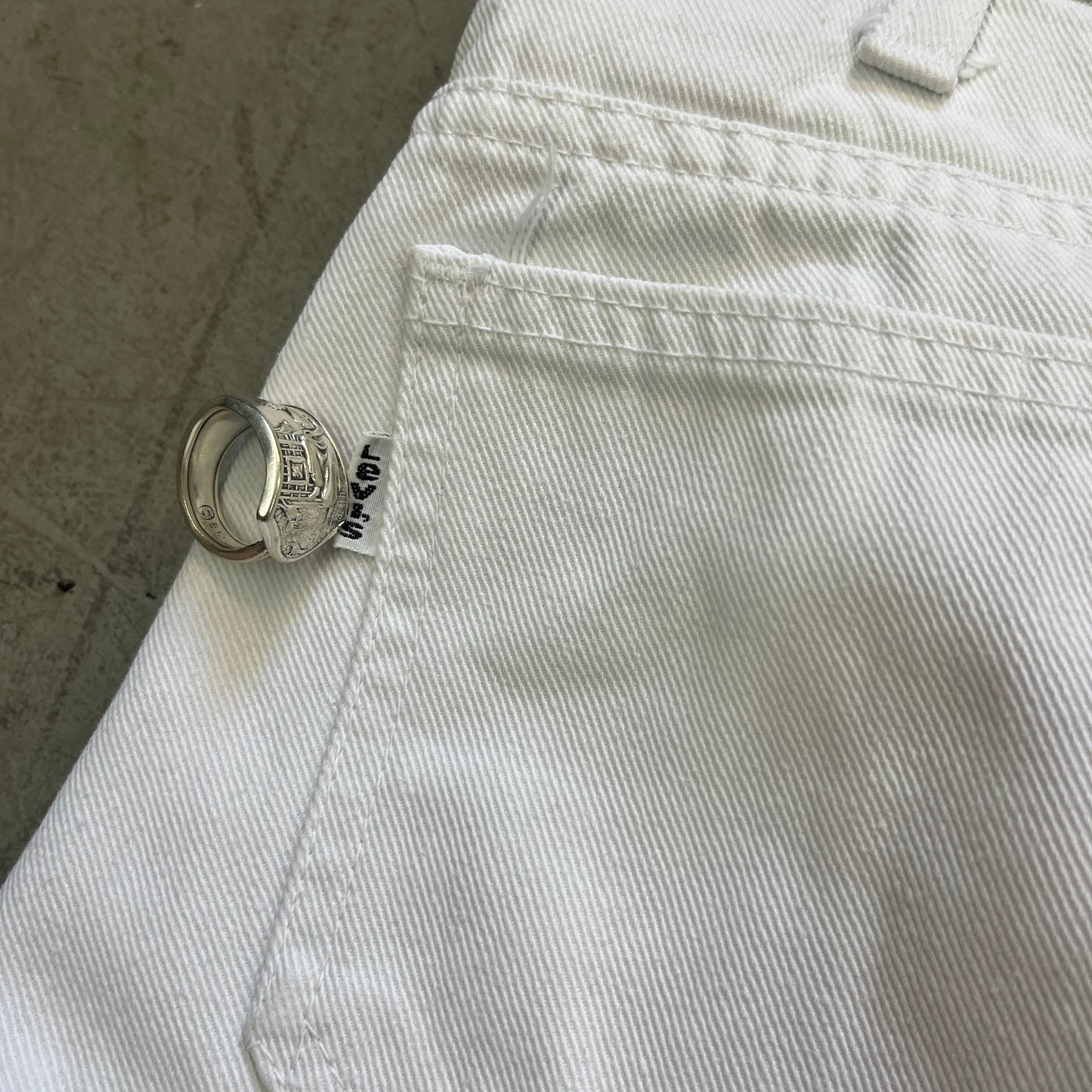 LEVIS WHITE DENIM EARLY 80s FLARES [W28 L33]