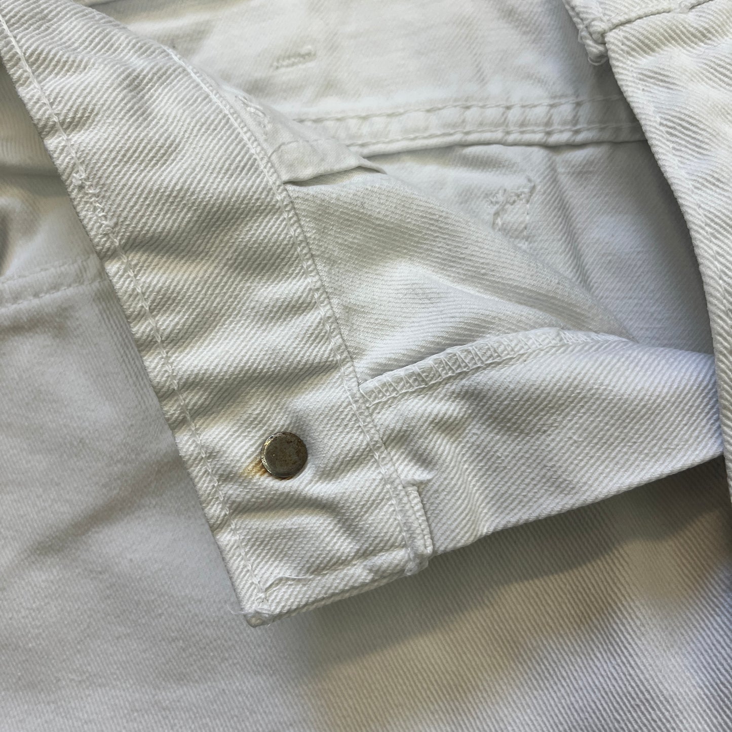 LEVIS WHITE DENIM EARLY 80s FLARES [W28 L33]
