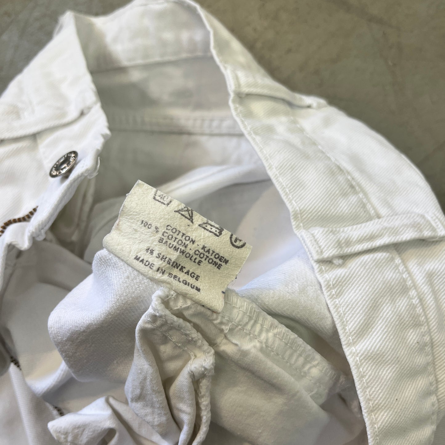 LEVIS WHITE DENIM EARLY 80s FLARES [W28 L33]