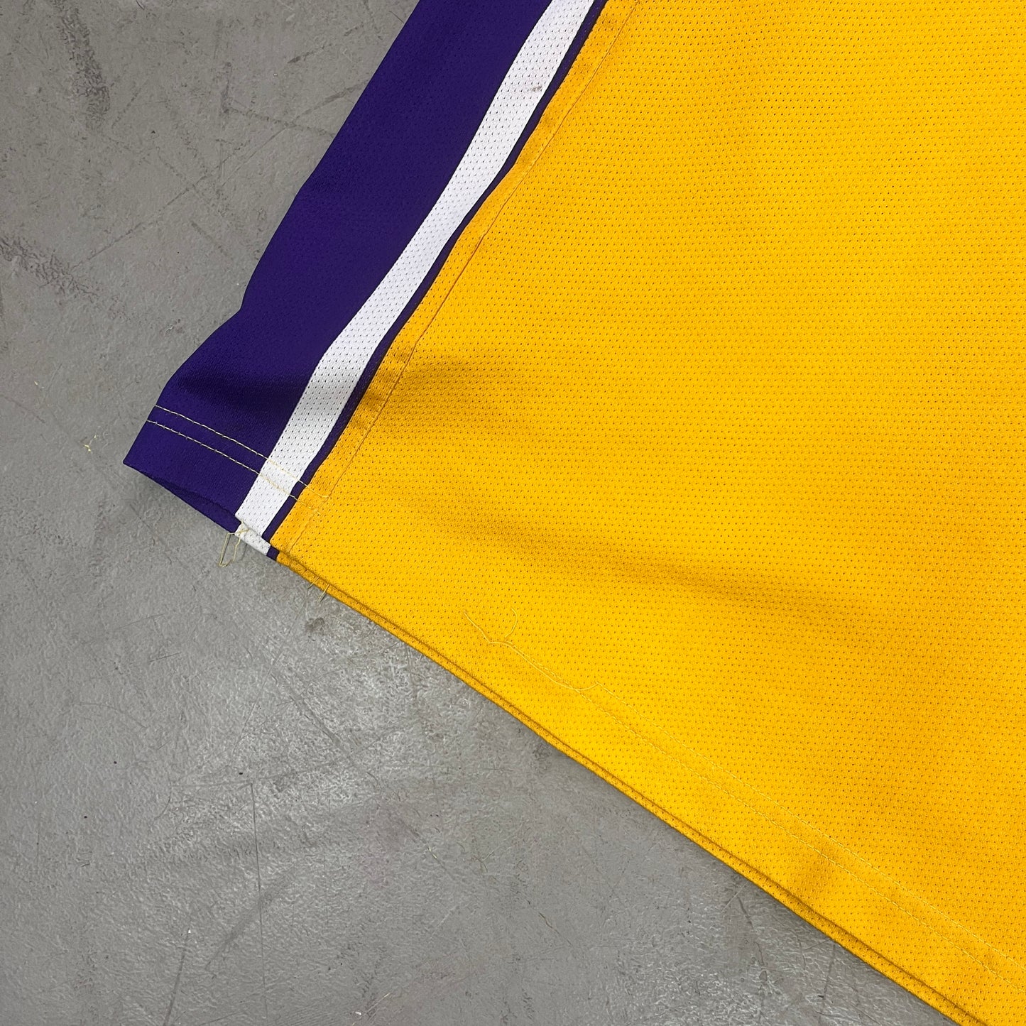 CHAMPION LAKERS KOBE BRYANT JERSEY 00s [M]